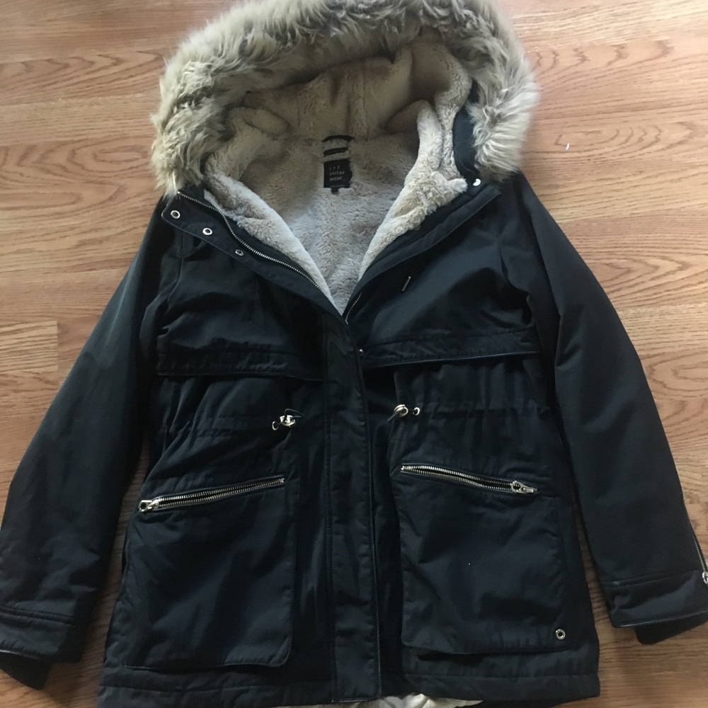 Cute Zara coat! Faux fur lined hood gold hardware